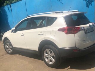 2013 Toyota RAV4 IV (XA40), белый, 2900000 рублей, вид 3