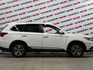 2019 Mitsubishi Outlander III Рестайлинг 3, белый, 2730350 рублей, вид 3