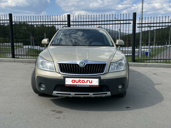 2011 Skoda Octavia Scout II (A5) Рестайлинг, бежевый, 1200000 рублей - вид 1