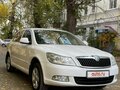 2012 Skoda Octavia II (A5) Рестайлинг, белый, 1200000 рублей - вид 3