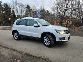 2012 Volkswagen Tiguan I Рестайлинг, белый, 1400000 рублей, вид 3