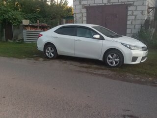 2013 Toyota Corolla XI (E160, E170, E180), белый, 1400000 рублей, вид 2