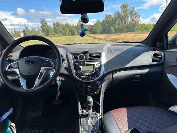 2011 Hyundai Solaris I, серый, 700000 рублей - вид 6