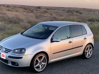 2004 Volkswagen Golf V, серебристый, 650000 рублей, вид 3