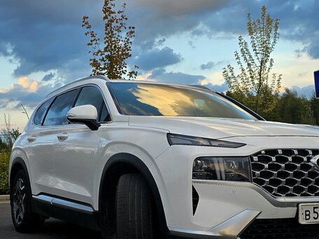 2021 Hyundai Santa Fe IV Рестайлинг, белый, 3550000 рублей, вид 4