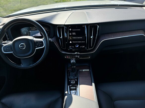 2020 Volvo XC60 II, белый, 3999999 рублей - вид 9
