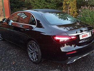 2021 Mercedes-Benz E-Класс 220 d V (W213, S213, C238) Рестайлинг, чёрный, 4800000 рублей, вид 4