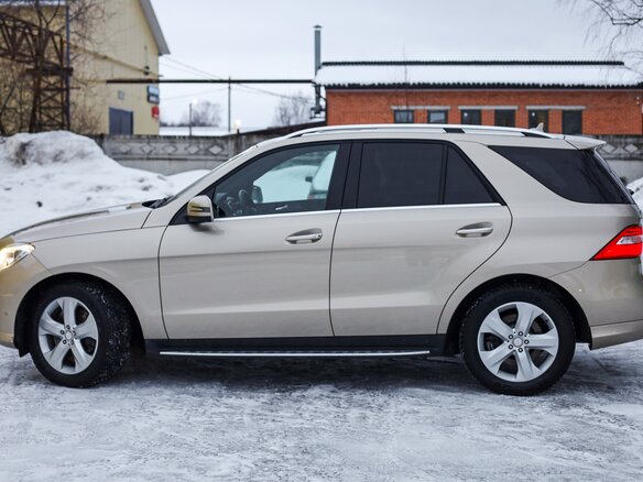 2012 Mercedes-Benz M-Класс 500 III (W166), золотистый, 2566000 рублей - вид 11