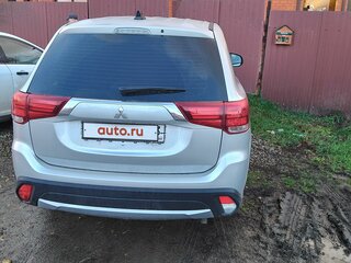 2017 Mitsubishi Outlander III Рестайлинг 2, серебристый, 1777777 рублей, вид 4