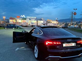 2021 Audi A5 Sportback 40 TFSI II (F5) Рестайлинг, чёрный, 4200000 рублей, вид 4