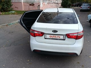 2012 Kia Rio III, белый, 450000 рублей, вид 3
