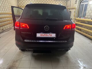 2014 Volkswagen Touareg II, чёрный, 2450000 рублей, вид 3