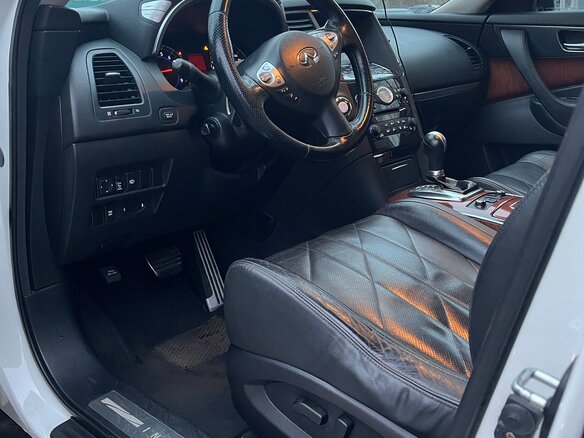 2010 Infiniti FX37 II (S51), белый, 1750000 рублей - вид 8