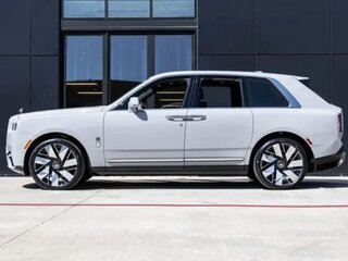 2025 Rolls-Royce Cullinan I Рестайлинг (Series II), серебристый, 48296987 рублей, вид 2