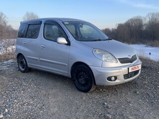 2002 Toyota FunCargo, серебристый, 490000 рублей, вид 2
