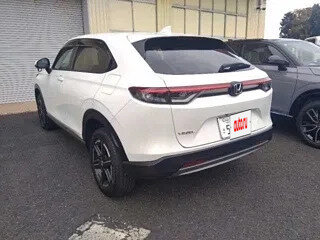 2022 Honda Vezel II, белый, 1850000 рублей, вид 2
