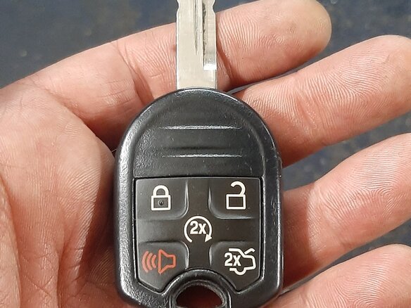 2017 Ford Taurus VI Рестайлинг, чёрный, 2300000 рублей - вид 15