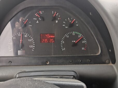 2009 Ford Cargo 25xx, золотистый, 4400000 рублей, вид 3