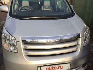 2009 Toyota Noah II (R70), серебристый, 1400000 рублей, вид 2