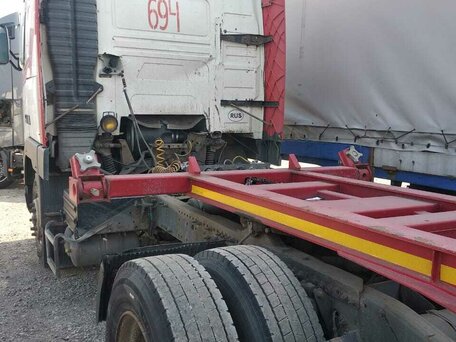 1998 Volvo FH, белый, 1800000 рублей, вид 4