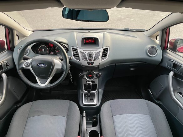 2011 Ford Fiesta Mk6, красный, 947000 рублей - вид 35