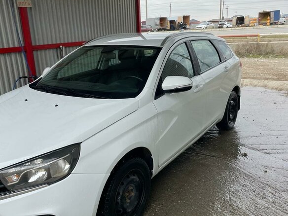 2020 Lada (ВАЗ) Vesta SW I, белый, 1150000 рублей