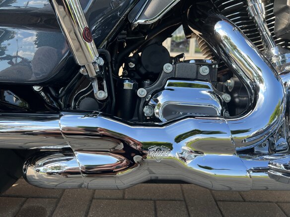 2019 Harley-Davidson CVO Road Glide, серебристый, 2900000 рублей - вид 13