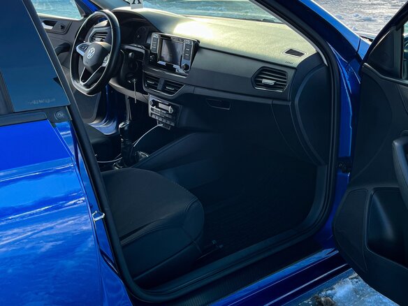 2020 Volkswagen Polo VI, синий, 1800000 рублей - вид 16