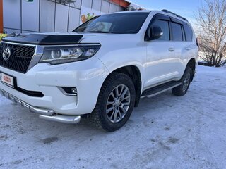 2018 Toyota Land Cruiser Prado 150 Series Рестайлинг 2, белый, 6400000 рублей, вид 3