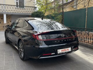 2020 Hyundai Sonata VIII (DN8), чёрный, 2350000 рублей, вид 4