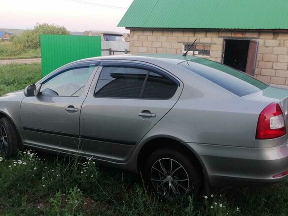 2011 Skoda Octavia II (A5) Рестайлинг, серый - вид 3