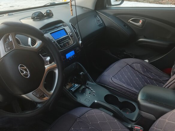 2013 Hyundai ix35 I, коричневый, 1550000 рублей - вид 4
