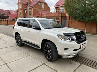 2018 Toyota Land Cruiser Prado 150 Series Рестайлинг 2, белый, 6400000 рублей, вид 2