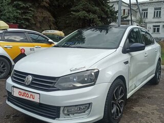 2017 Volkswagen Polo V Рестайлинг, белый, 586000 рублей, вид 1