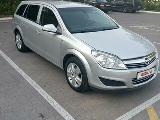 2010 Opel Astra H Рестайлинг, серебристый, 600000 рублей, вид 4