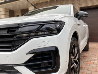 2019 Volkswagen Touareg III, белый, 5500000 рублей, вид 5