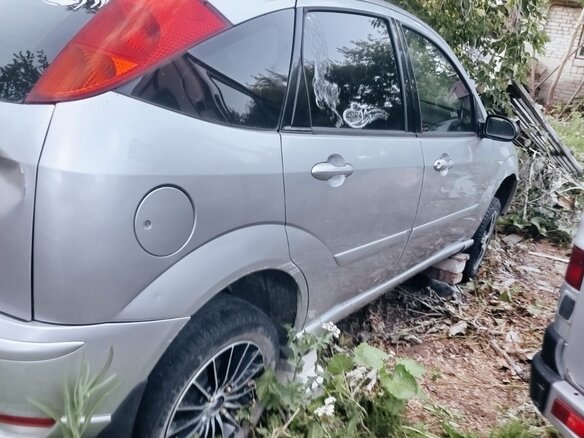 1999 Ford Focus I, серебристый, 135000 рублей - вид 2
