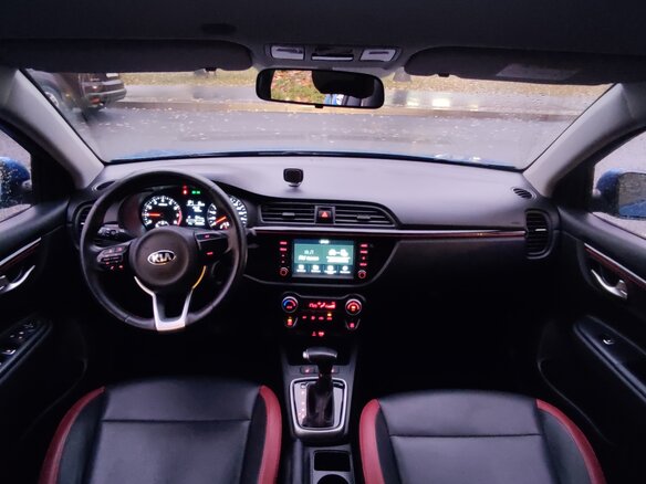 2020 Kia Rio IV, синий, 1600000 рублей - вид 11