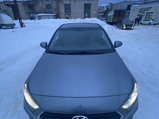 2018 Hyundai Solaris II, серый, 900000 рублей, вид 4
