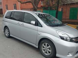 2011 Toyota ISis I Рестайлинг, серебристый, 1450000 рублей, вид 2