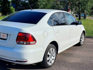 2015 Volkswagen Polo V Рестайлинг, белый, 920000 рублей, вид 4