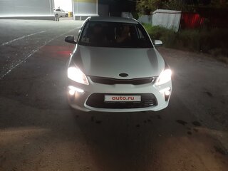 2019 Kia Rio IV, белый, 1850000 рублей, вид 4