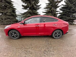 2020 Hyundai Solaris II Рестайлинг, красный, 1650000 рублей, вид 2