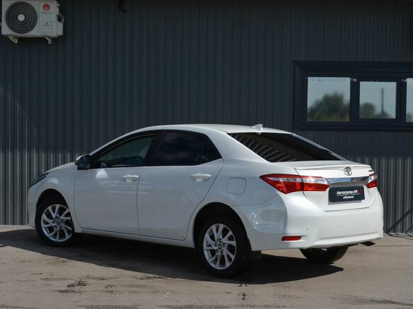 2018 Toyota Corolla XI (E160, E170, E180) Рестайлинг 1, белый, 1299888 рублей - вид 3
