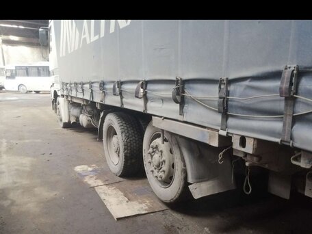 1999 Mercedes-Benz Actros, белый, 3200000 рублей, вид 3