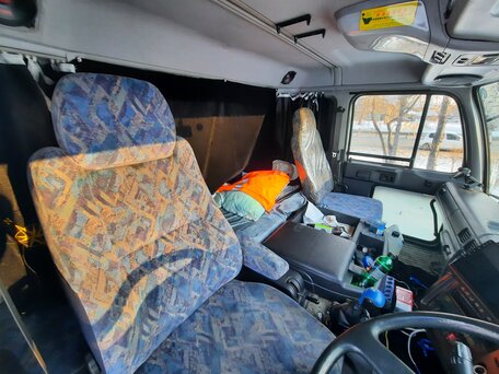 2006 Nissan Diesel, жёлтый, 1700000 рублей, вид 4