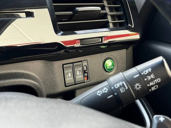 2021 Honda Stepwgn Spada V Рестайлинг, белый, 1950000 рублей - вид 16