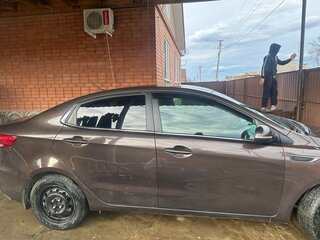 2015 Kia Rio III Рестайлинг, коричневый, 950000 рублей, вид 5