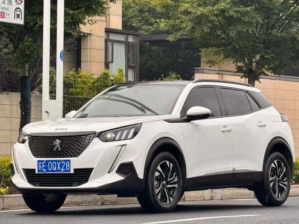 Открыть фотографии: Peugeot 2008 II