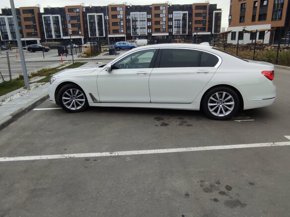 2018 BMW 7 серии Long 740Li xDrive VI (G11/G12), белый, 2926620 рублей - вид 3